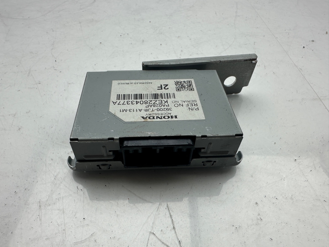 блок управления (другие) Acura RDX 3 поколение 2020, 2.0 л., бензин, АКПП, белый, внедорожник 5 дв., полный привод, 39200TJBA113M1 - фото №1