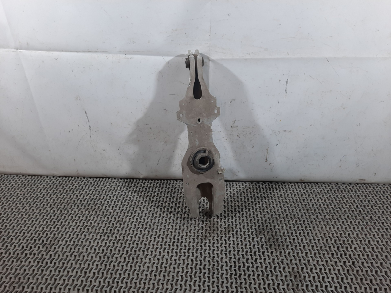 рычаг задний развальный Ford Bronco Sport 1 поколение 2021, 1.5 л., бензин, АКПП, серебряный, внедорожник 5 дв., полный подключаемый привод - фото №1