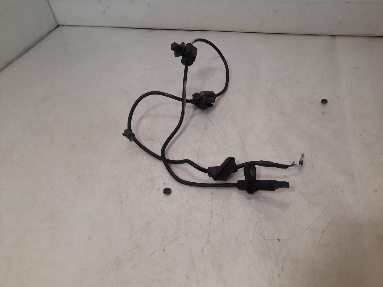 датчик ABS Subaru Outback 6 поколение 2020, 2.4 л., бензин, АКПП, серый, внедорожник 5 дв., полный привод, R327540ANO2AO, 27540AN02A - фото №1