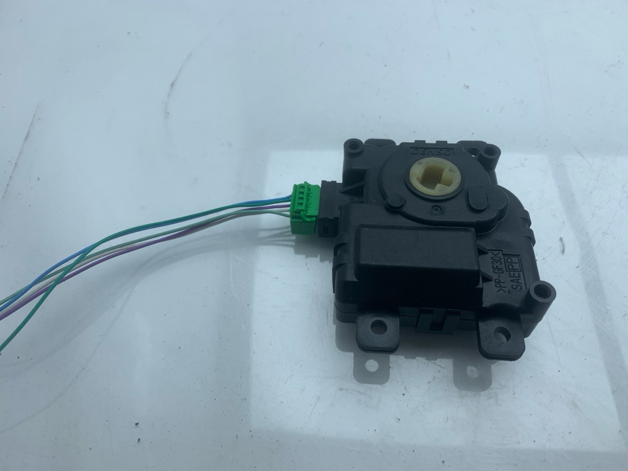 моторчик заслонки печки Subaru Outback 6 поколение 2021, 2.4 л., бензин, АКПП, синий, внедорожник 5 дв., полный привод, AA1138004040, 2E290N04 - фото №1