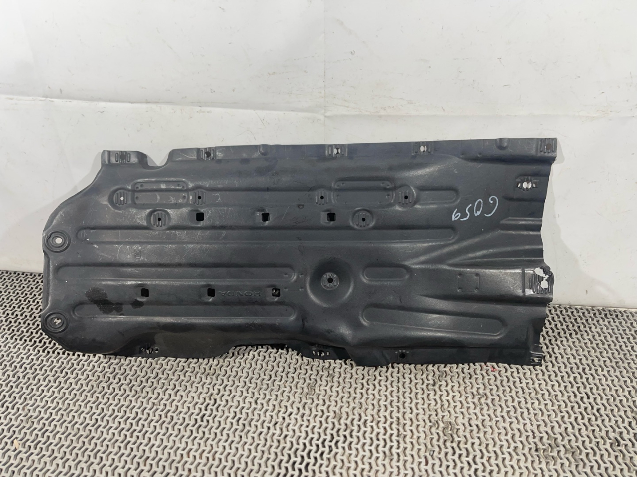 защита днища Acura RDX 3 поколение 2020, 2.0 л., бензин, АКПП, белый, внедорожник 5 дв., полный привод - фото №1