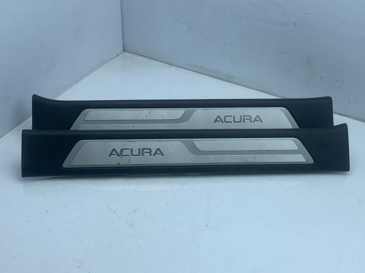 накладка на порог внутренняя Acura RDX 3 поколение 2020, 2.0 л., бензин, АКПП, белый, внедорожник 5 дв., полный привод, 84251TJBA010, 84201TJBA010 - фото №1