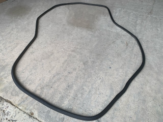 уплотнитель двери Volvo XC60 2 поколение 2023, 2.0 л., бензин, АКПП, белый, внедорожник 5 дв., передний привод