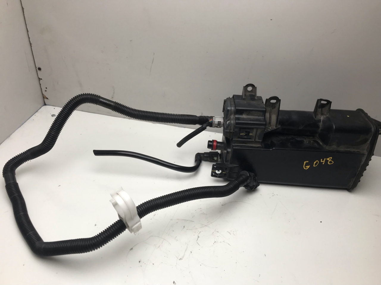 адсорбер Subaru Outback 6 поколение 2020, 2.4 л., бензин, АКПП, серый, внедорожник 5 дв., полный привод, 42035AN00A - фото №1