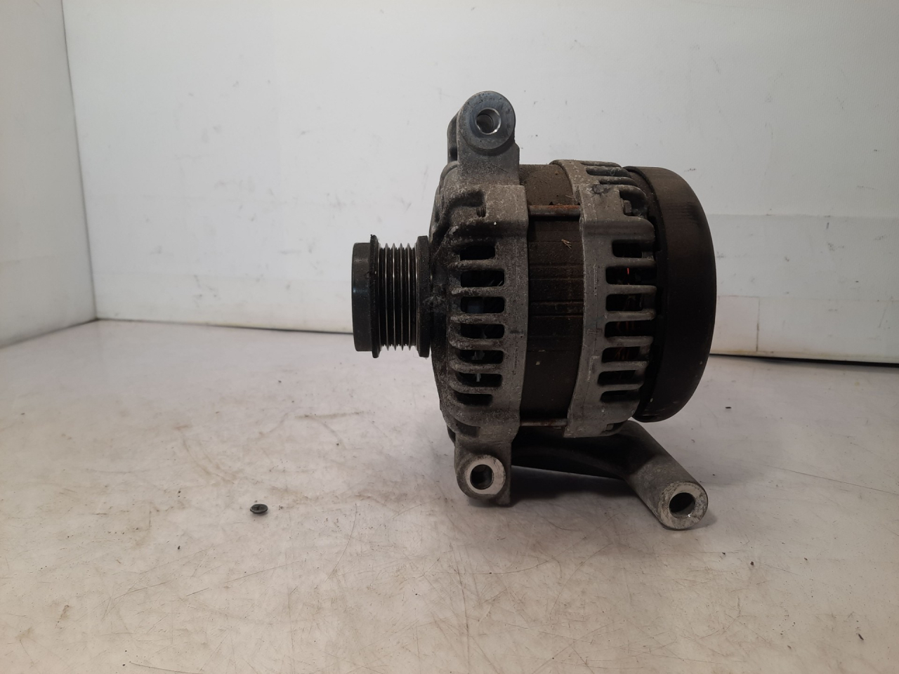 генератор Chevrolet Equinox 3 поколение 2019, 1.5 л., бензин, АКПП, белый, внедорожник 5 дв., передний привод, 13517759 - фото №1