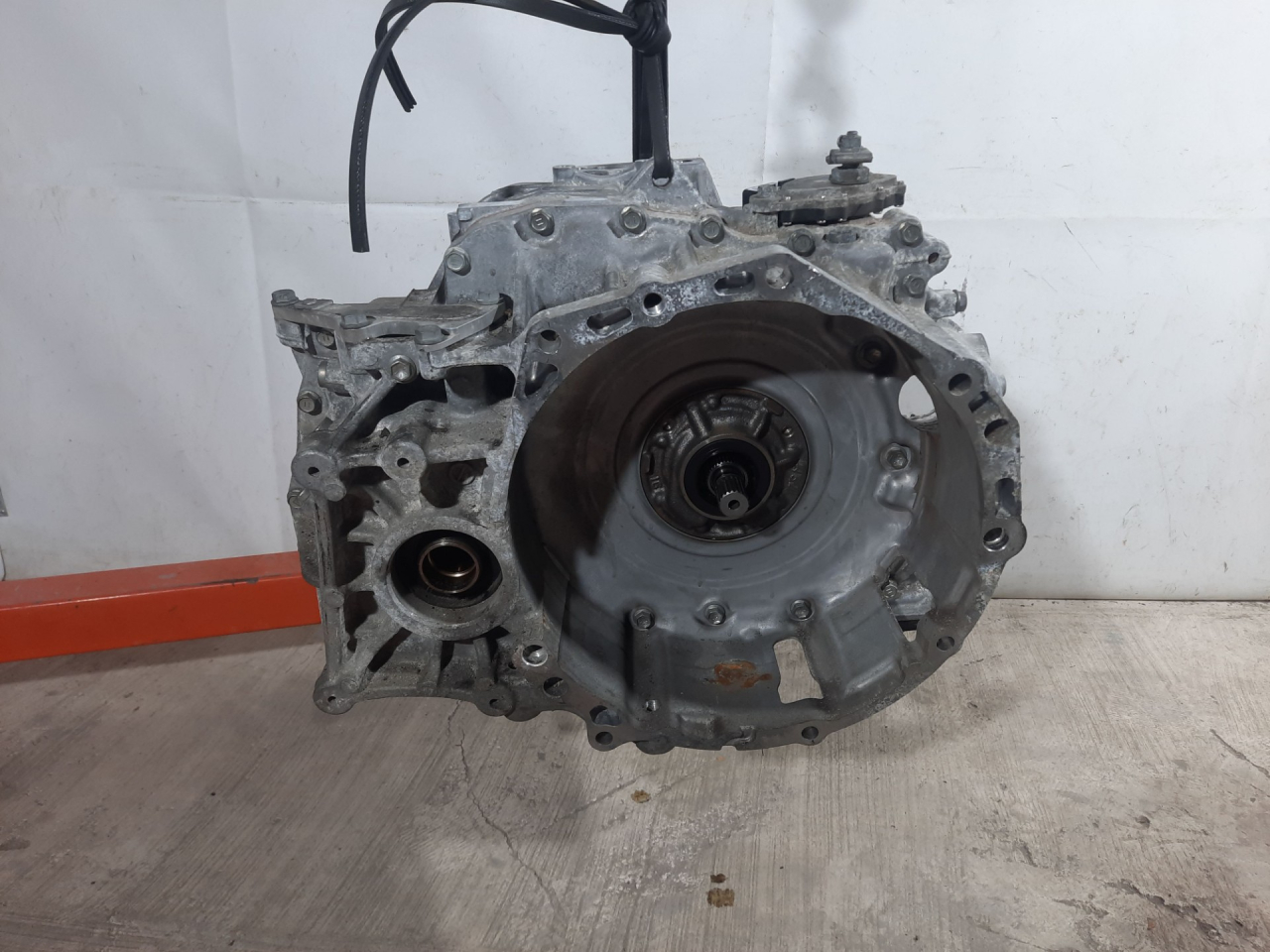 КПП автоматическая (АКПП) Volkswagen Atlas 2018, 2.0 л., бензин, АКПП, черный, внедорожник 5 дв., передний привод, VWAG09P321105 - фото №1