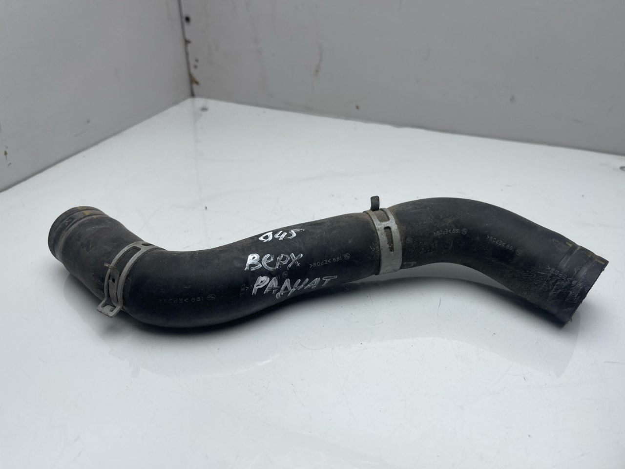 патрубок радиатора Subaru Forester 5 поколение (SK) 2020, 2.5 л., бензин, АКПП, серый, внедорожник 5 дв., полный привод - фото №1