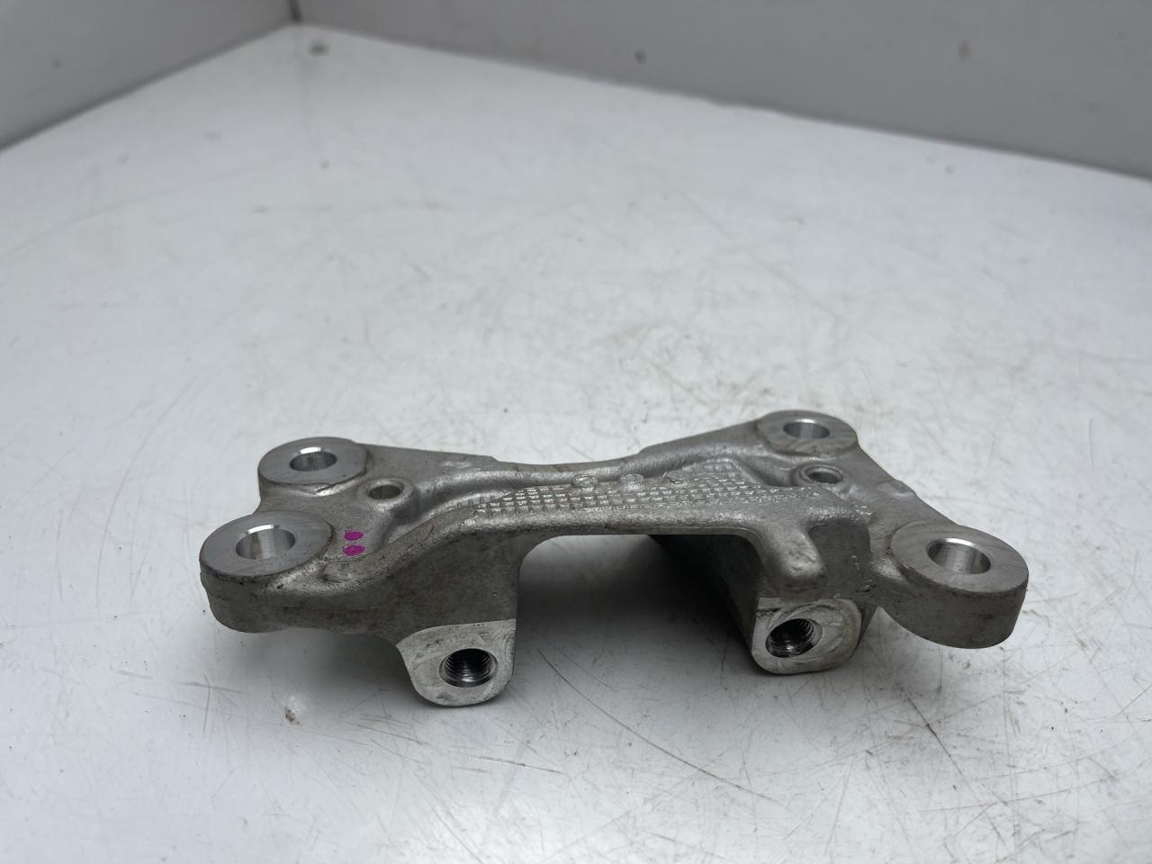 кронштейн двигателя Acura TLX 3-е поколение 2021, 2.0 л., бензин, АКПП, серый, передний привод - фото №1