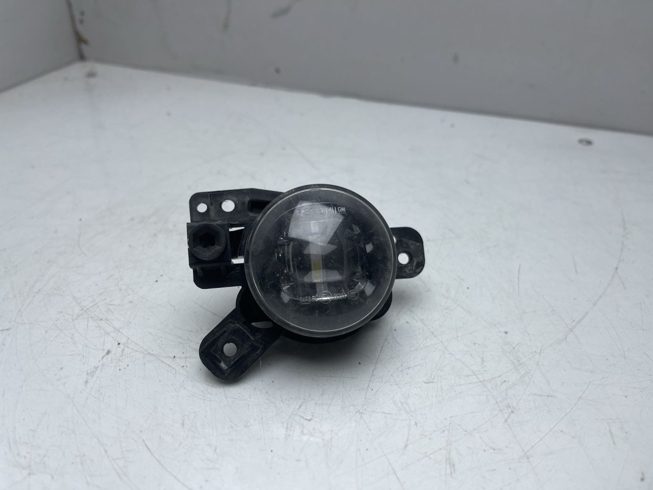 фара противотуманная левая Chevrolet TrailBlazer 3 поколение 2021, 1.3 л., бензин, АКПП, черный, хетчбэк 5 дв., передний привод, 42737706 - фото №1