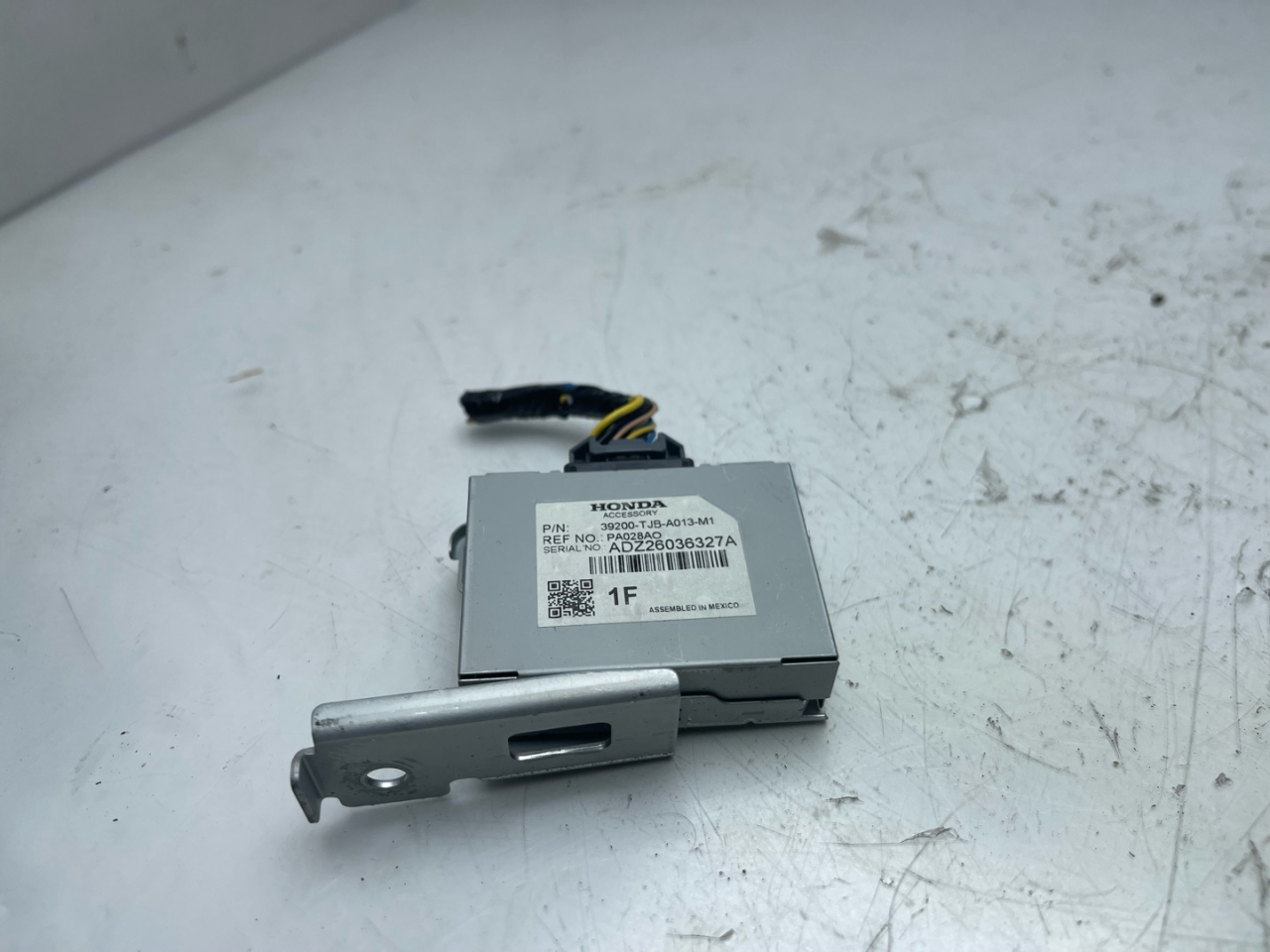 блок управления (другие) Acura RDX 3 поколение 2020, 2.0 л., бензин, АКПП, черный, внедорожник 5 дв., полный привод, 39200TJBA013M1 - фото №1