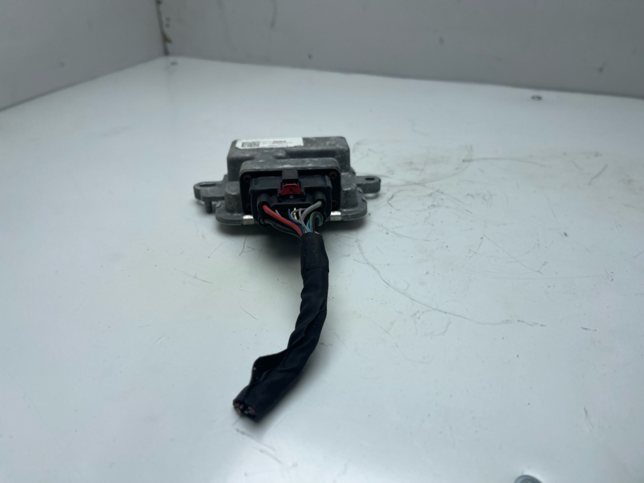 блок управления топливным насосом Chevrolet Equinox 3 поколение 2018, 1.5 л., бензин, АКПП, черный, внедорожник 5 дв., полный привод, 23282564 - фото №1