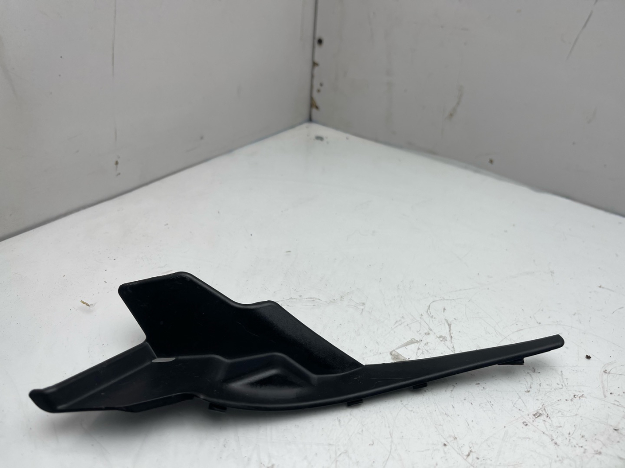 молдинг лобового стекла Subaru Outback 6 поколение 2021, 2.4 л., бензин, АКПП, синий, внедорожник 5 дв., полный привод, 91423AN01A - фото №1