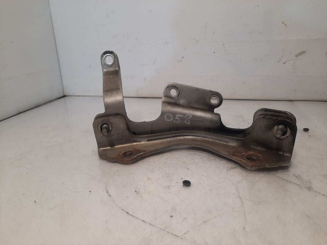 кронштейн двигателя Chevrolet Equinox 3 поколение 2019, 1.5 л., бензин, АКПП, белый, внедорожник 5 дв., передний привод, 12664910 - фото №1