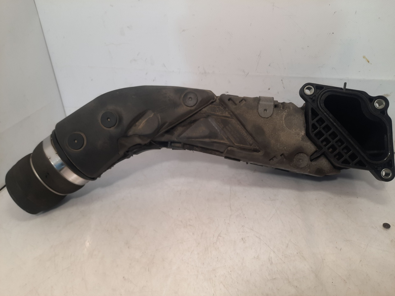 патрубок интеркулера Subaru Outback 6 поколение 2021, 2.4 л., бензин, АКПП, синий, внедорожник 5 дв., полный привод, 2012010242, 14459AA781 - фото №1