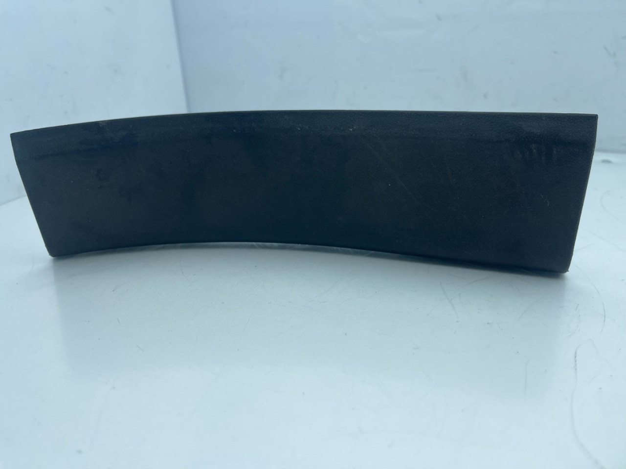 накладка на порог Ford Bronco Sport 1 поколение 2021, 1.5 л., бензин, АКПП, серебряный, внедорожник 5 дв., полный подключаемый привод, M1PBS13229AB - фото №1