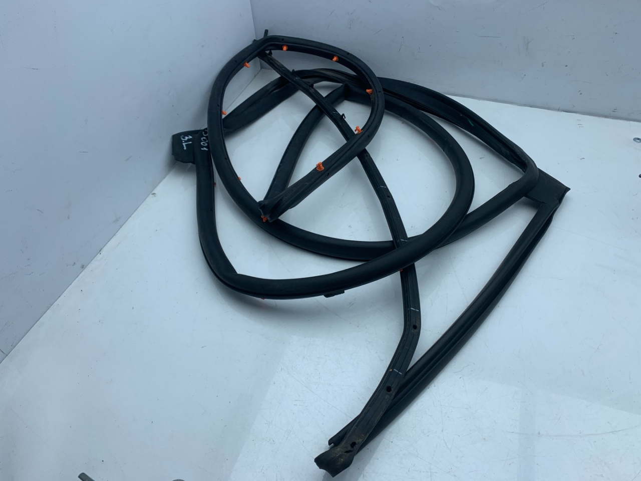 уплотнитель двери Acura TLX 3-е поколение 2021, 2.0 л., бензин, АКПП, седан - фото №1