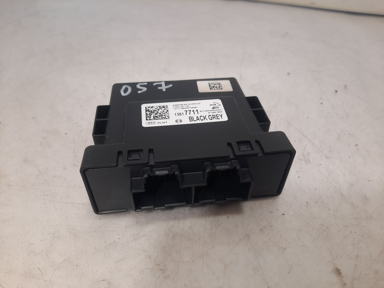 блок управления парктрониками Chevrolet Equinox 3 поколение 2018, 1.5 л., бензин, АКПП, черный, внедорожник 5 дв., полный привод, 13517711 - фото №1