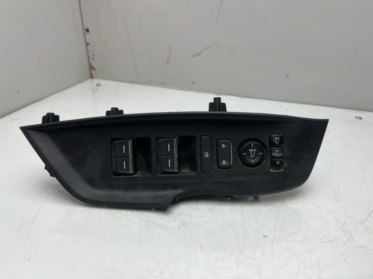 блок управления стеклоподъемниками Acura TLX 3-е поколение 2021, 2.0 л., бензин, АКПП, седан, 5TGVA11 - фото №1