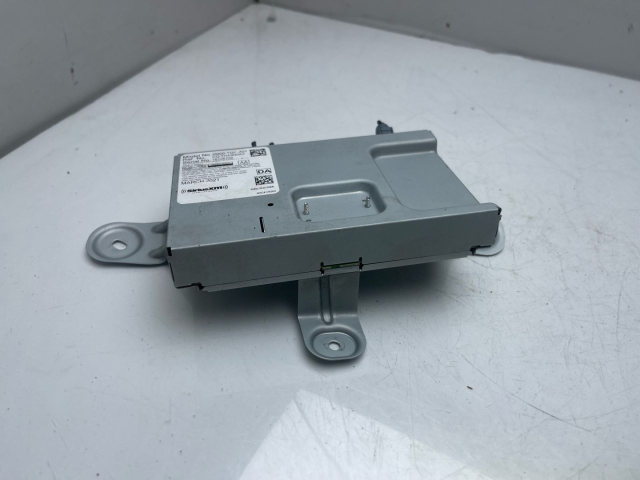 блок радио Acura TLX 3-е поколение 2021, 2.0 л., бензин, АКПП, серый, передний привод, 39800TGVA01 - фото №1