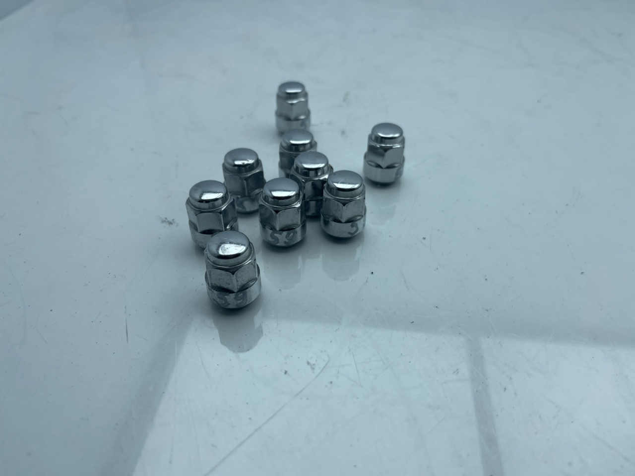 гайка колесная Acura RDX 3 поколение 2020, 2.0 л., бензин, АКПП, белый, внедорожник 5 дв., полный привод - фото №1