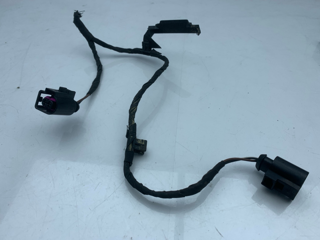 разъем (фишка) проводки Volkswagen Atlas 2018, 2.0 л., бензин, АКПП, черный, внедорожник 5 дв., передний привод - фото №1