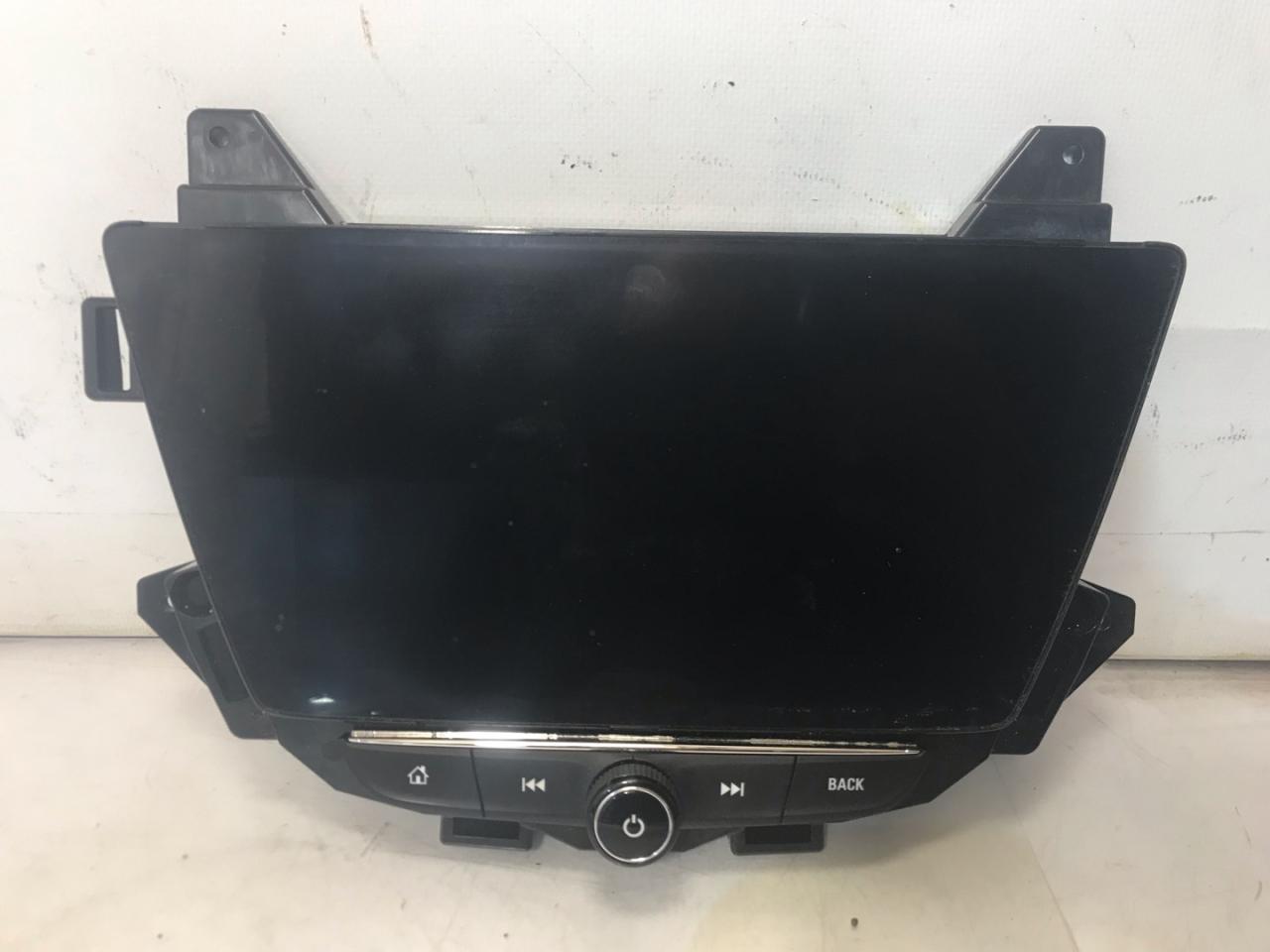 монитор Chevrolet TrailBlazer 3 поколение 2021, 1.3 л., бензин, АКПП, черный, хетчбэк 5 дв., передний привод, 42742484 - фото №1