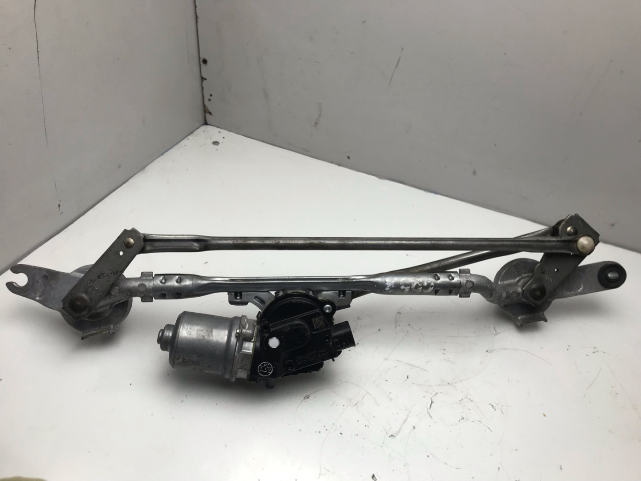 моторчик передних стеклоочистителей (дворников) Chevrolet Equinox 3 поколение 2018, 1.5 л., бензин, АКПП, черный, внедорожник 5 дв., полный привод, 23462907 - фото №1