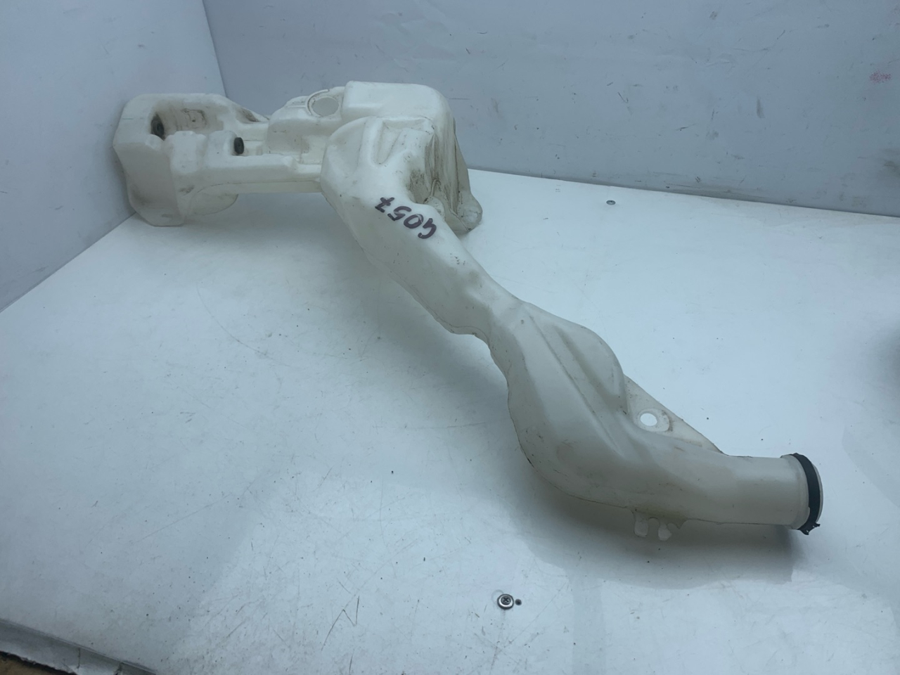 бачок омывателя Chevrolet Equinox 3 поколение 2018, 1.5 л., бензин, АКПП, черный, внедорожник 5 дв., полный привод, 84265495 - фото №1