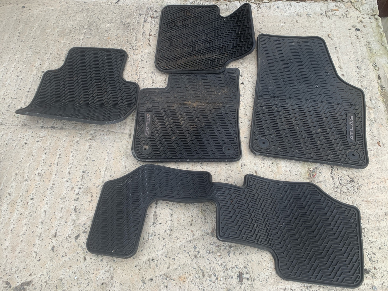 Коврики салона Volkswagen Atlas 2018, 2.0 л., бензин, АКПП, черный, внедорожник 5 дв., передний привод - фото №1