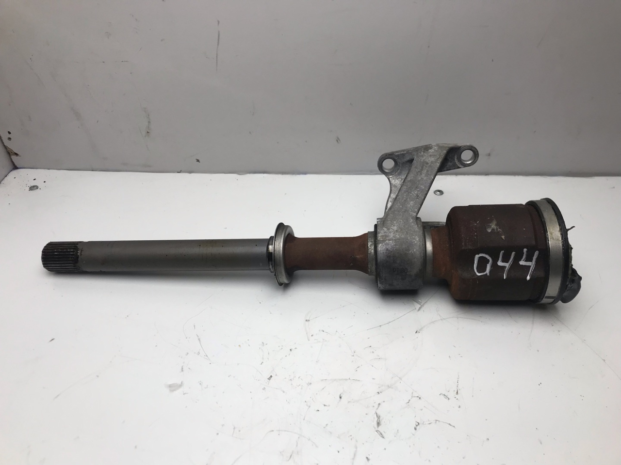 полуось передняя правая (приводной вал, ШРУС) Acura RDX 3 поколение 2019, 2.0 л., бензин, АКПП, белый, внедорожник 5 дв., полный привод - фото №1