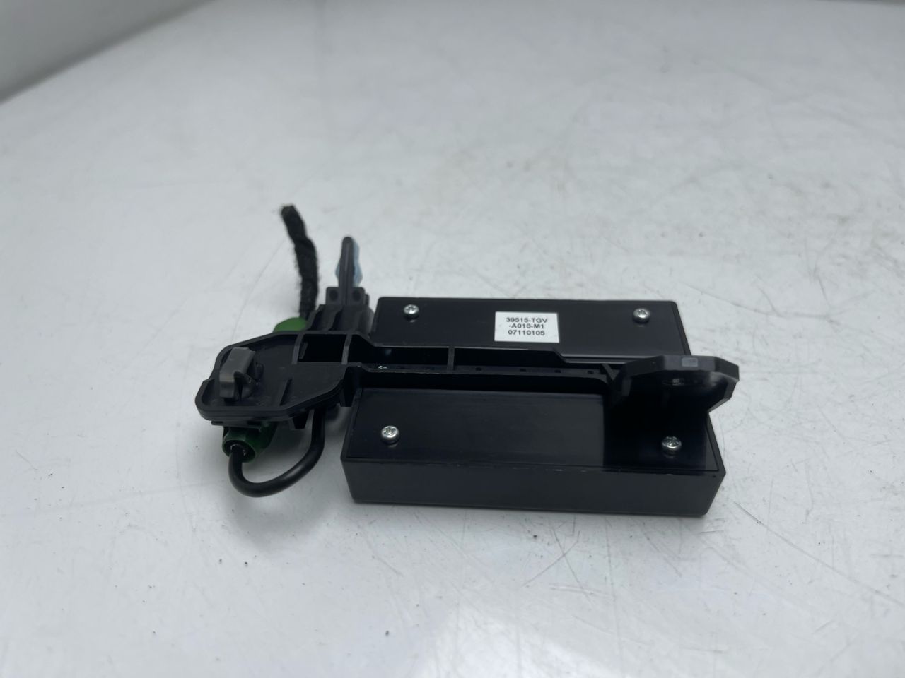 усилитель антенны Acura TLX 3-е поколение 2021, 2.0 л., бензин, АКПП, серый, передний привод, 39515TGVA010M1 - фото №1