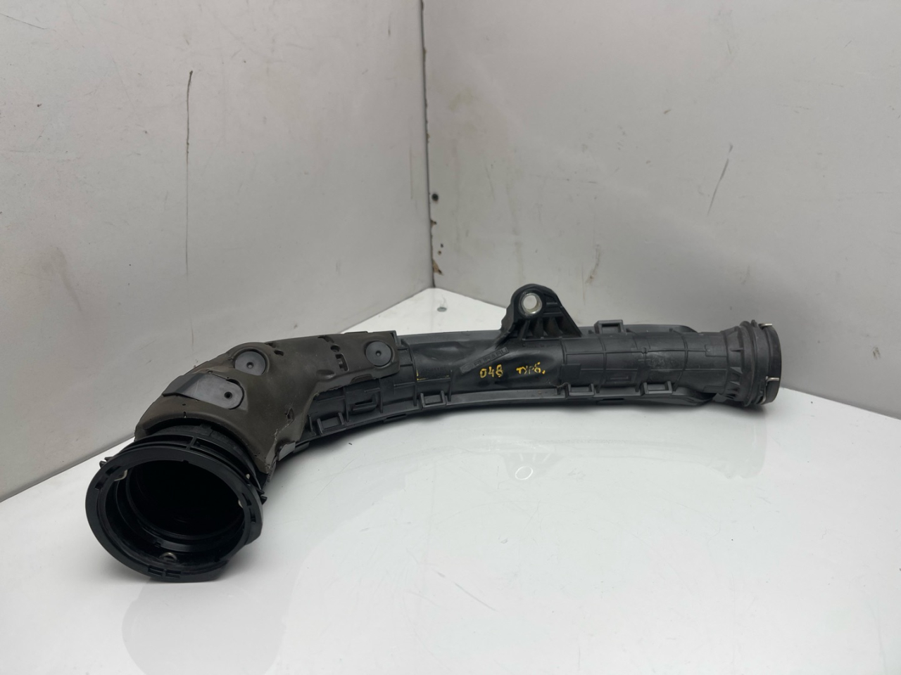 патрубок турбины Subaru Outback 6 поколение 2020, 2.4 л., бензин, АКПП, серый, внедорожник 5 дв., полный привод, 14459AA80 - фото №1