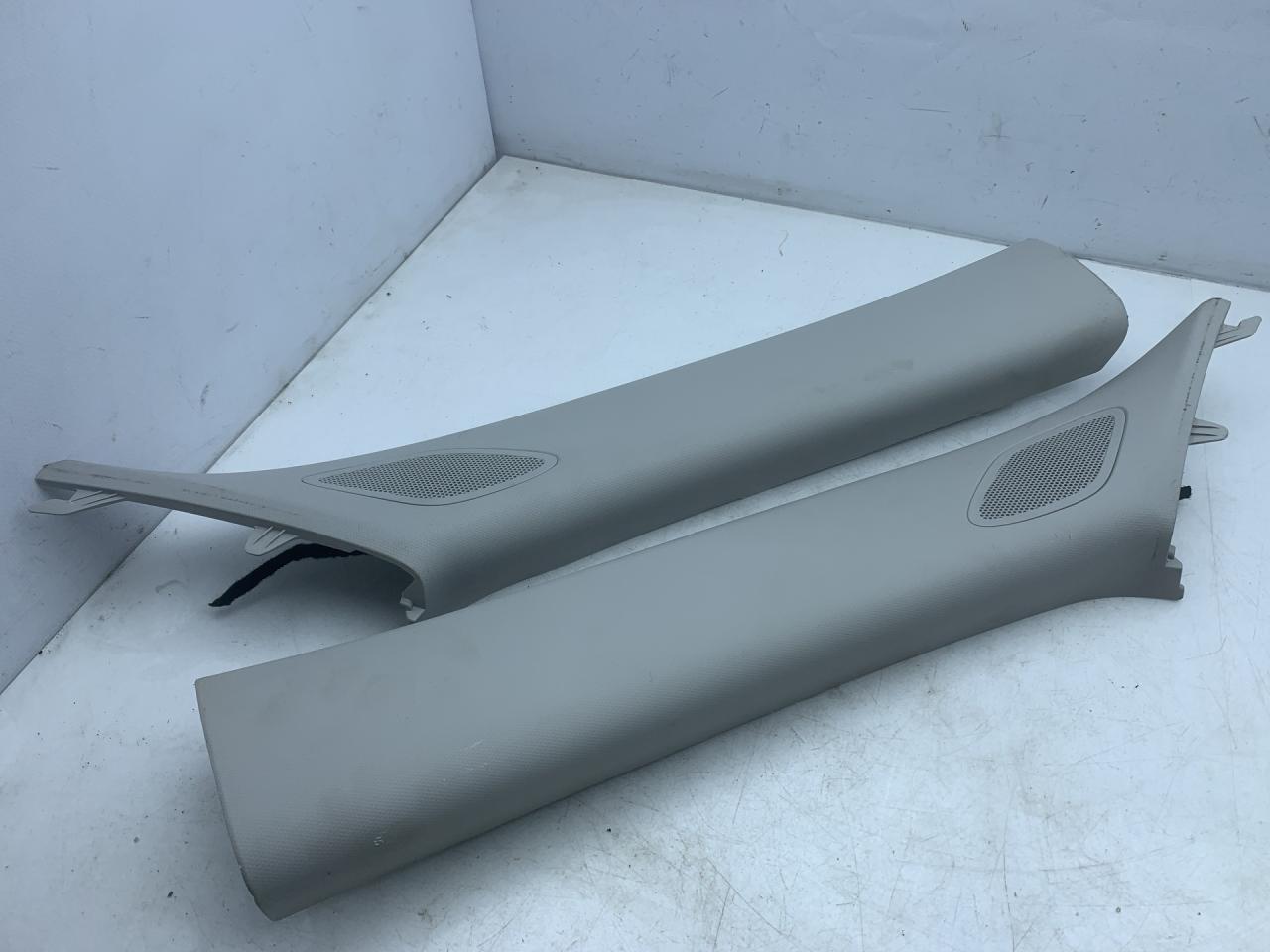 обшивка стойки Chevrolet TrailBlazer 3 поколение 2021, 1.3 л., бензин, АКПП, черный, хетчбэк 5 дв., передний привод, 42722681, 42722684 - фото №1