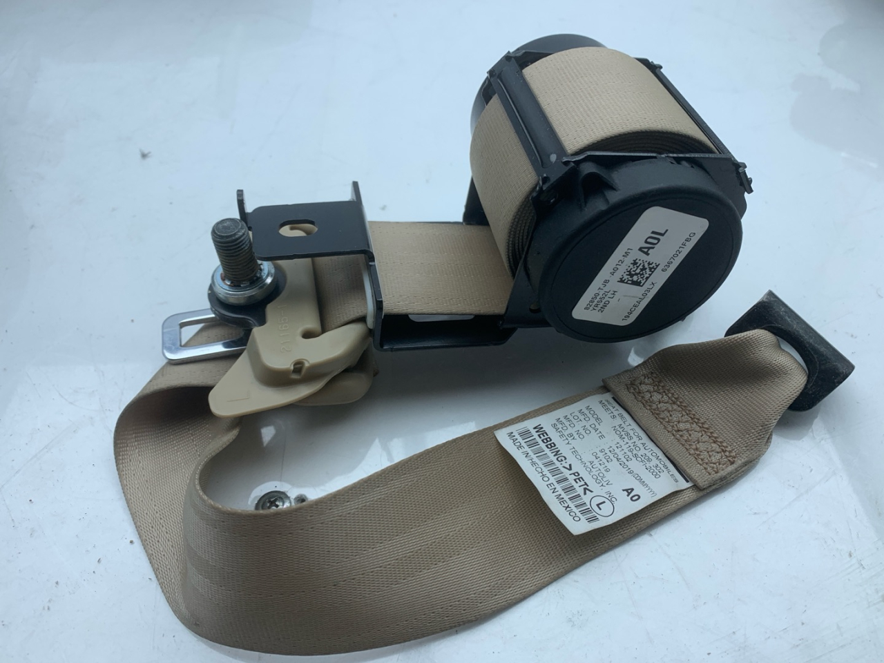 ремень безопасности Acura RDX 3 поколение 2020, 2.0 л., бензин, АКПП, белый, внедорожник 5 дв., полный привод, 82850TJBA012M1 - фото №1