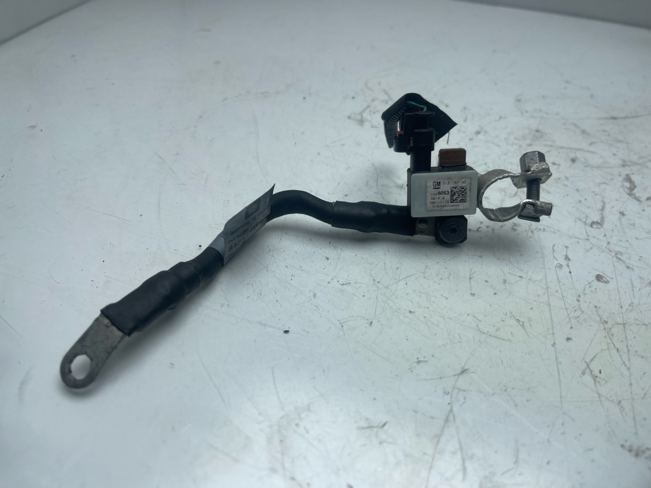 клемма аккумулятора минус Chevrolet Equinox 3 поколение 2019, 1.5 л., бензин, АКПП, белый, внедорожник 5 дв., передний привод, 13526053, 84221791 - фото №1