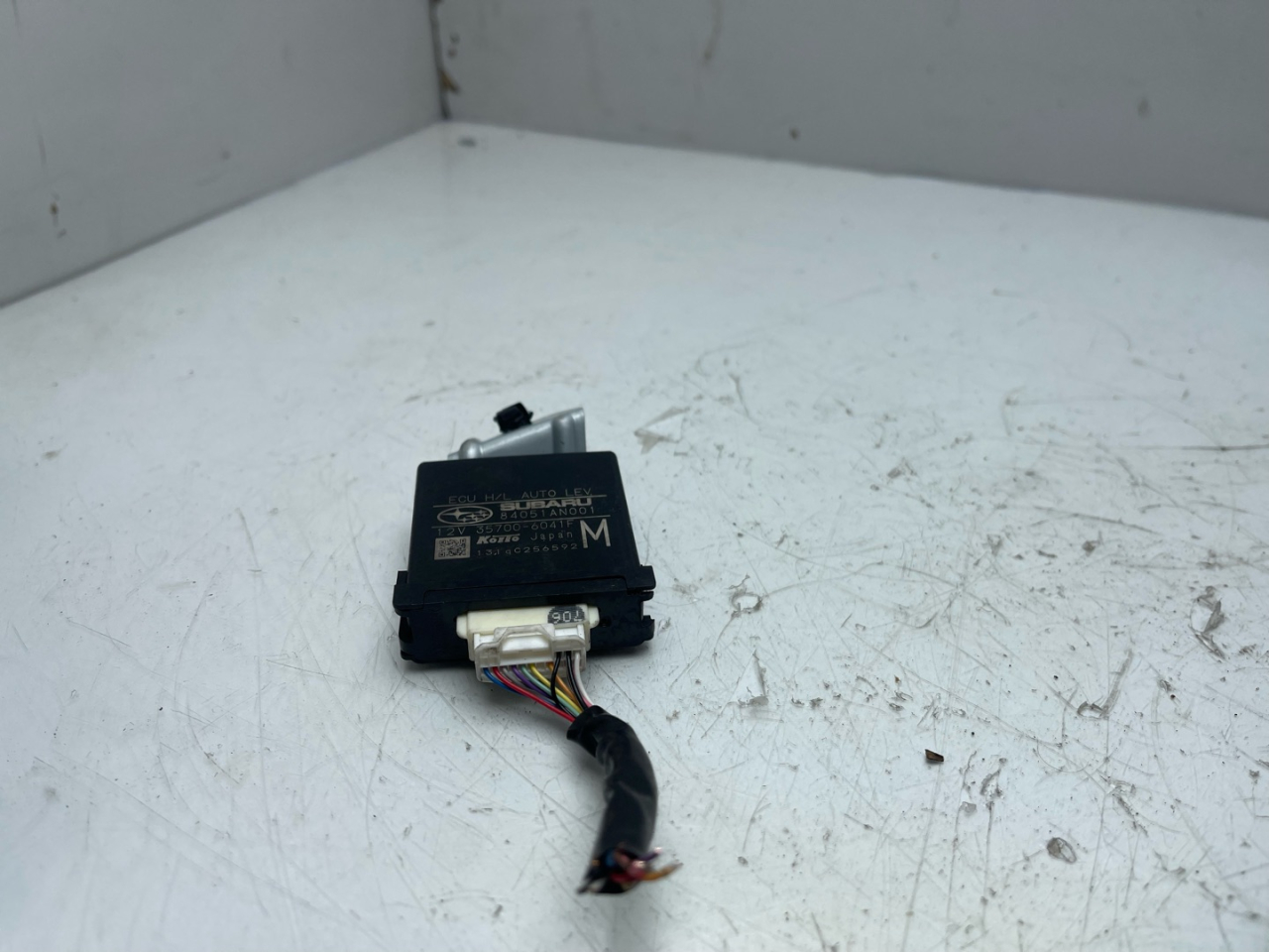 блок управления светом Subaru Outback 6 поколение 2021, 2.4 л., бензин, АКПП, синий, внедорожник 5 дв., полный привод, 84051AN001 - фото №1