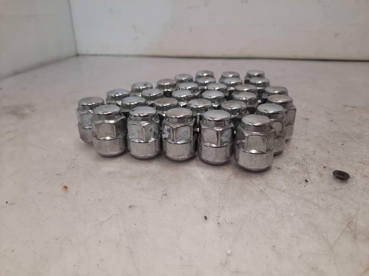 гайка колесная Acura RDX 3 поколение 2020, 2.0 л., бензин, АКПП, белый, внедорожник 5 дв., полный привод - фото №1