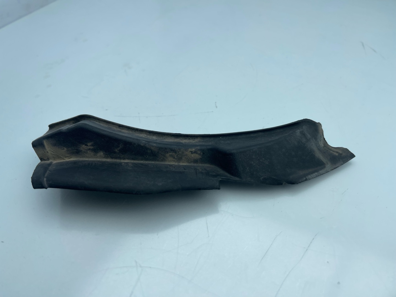 молдинг лобового стекла Ford Bronco Sport 1 поколение 2021, 1.5 л., бензин, АКПП, серебряный, внедорожник 5 дв., полный подключаемый привод, M1PBSO20A27AE - фото №1