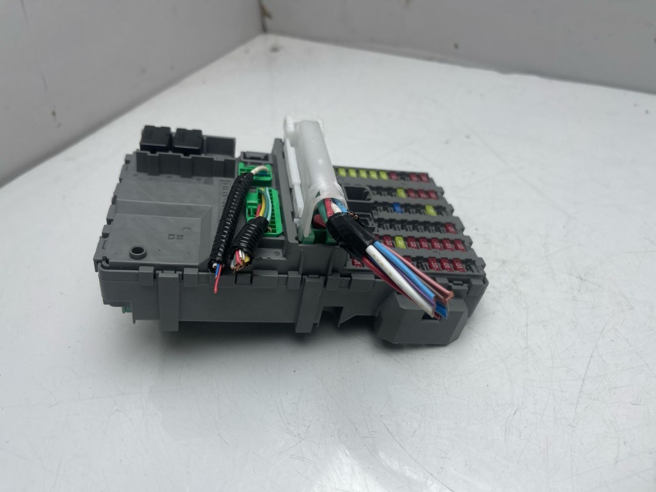 блок предохранителей Acura TLX 3-е поколение 2021, 2.0 л., бензин, АКПП, серый, передний привод, 210317TGVA010, TGVA010G1, 210317TGVA010G1 - фото №1