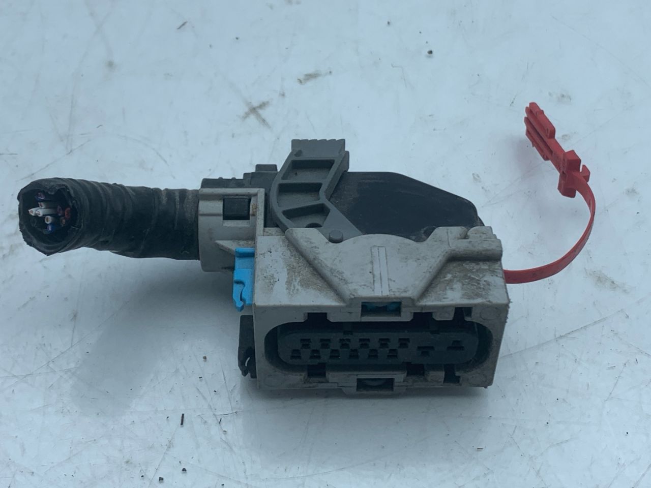разъем (фишка) проводки Buick Encore 1 поколение 2016, 1.4 л., АКПП, внедорожник 5 дв. - фото №1