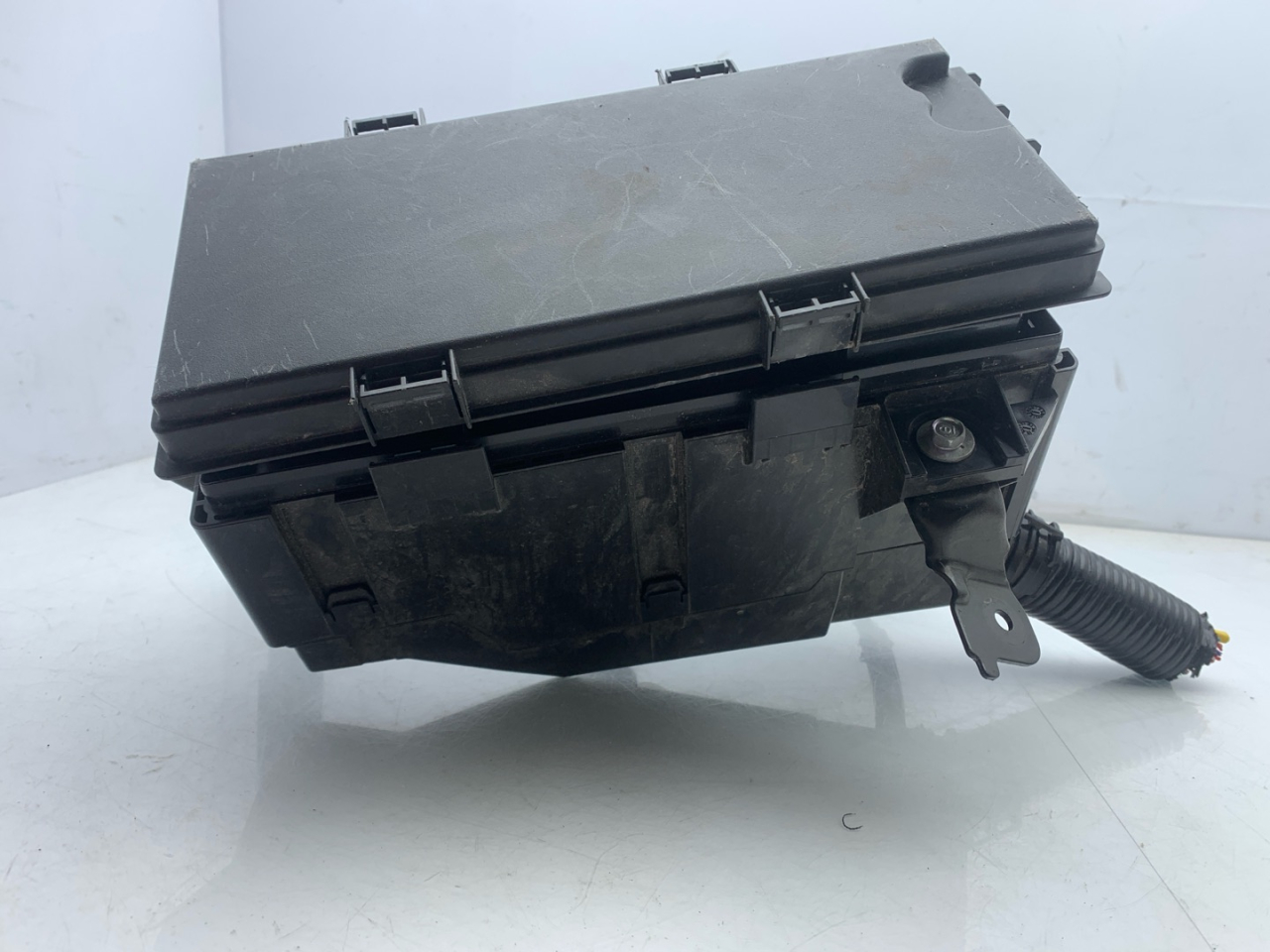 блок предохранителей Acura MDX 4 поколение 2022, 3.5 л., бензин, АКПП, серый, внедорожник 5 дв. - фото №1