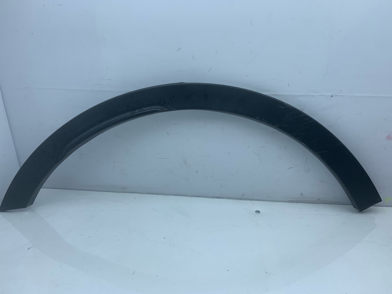молдинг крыла заднего правого Subaru Outback 6 поколение 2020, 2.4 л., бензин, АКПП, серый, внедорожник 5 дв., полный привод, 91111AN08A - фото №1