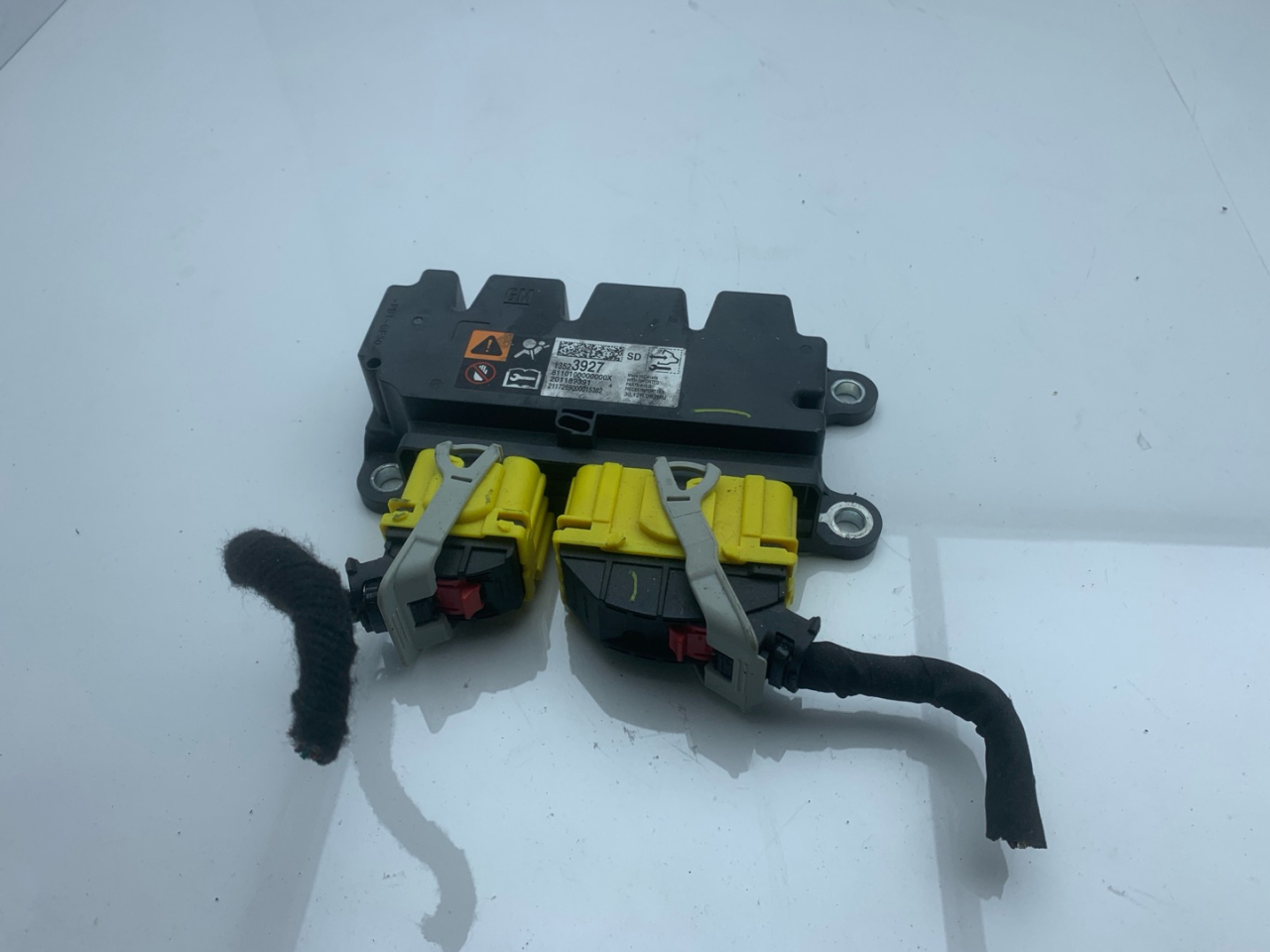 блок AirBag Chevrolet Equinox 3 поколение 2018, 1.5 л., бензин, АКПП, черный, внедорожник 5 дв., полный привод - фото №1