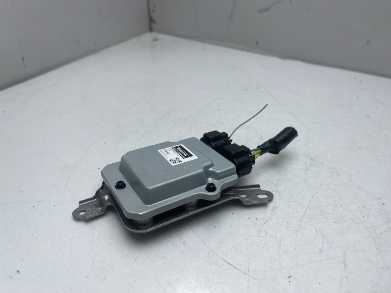 блок управления топливным насосом Acura TLX 3-е поколение 2021, 2.0 л., бензин, АКПП, серый, передний привод, 17703TGVA02 - фото №1