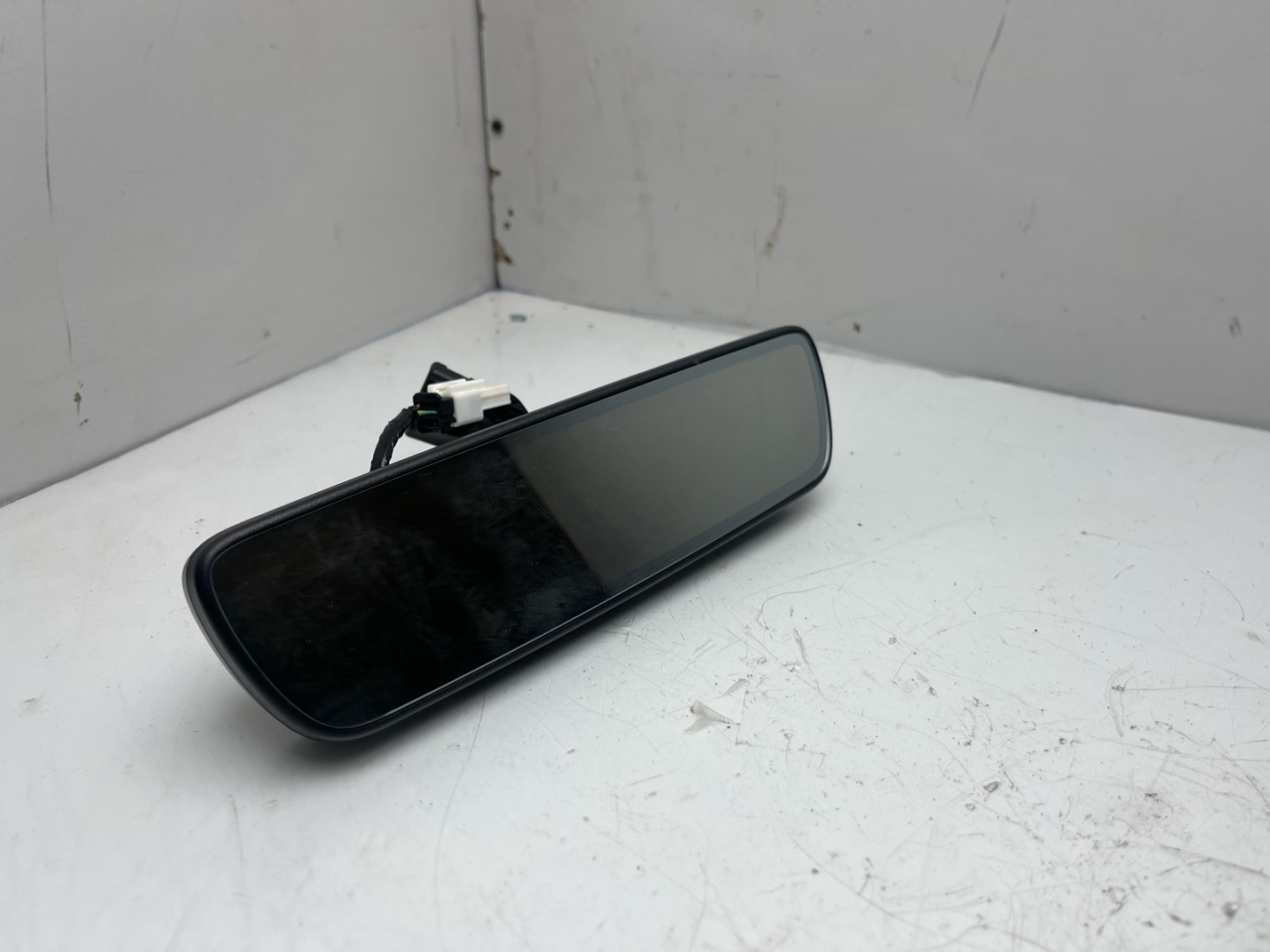 зеркало салона Subaru Outback 6 поколение 2020, 2.4 л., бензин, АКПП, серый, внедорожник 5 дв., полный привод - фото №1