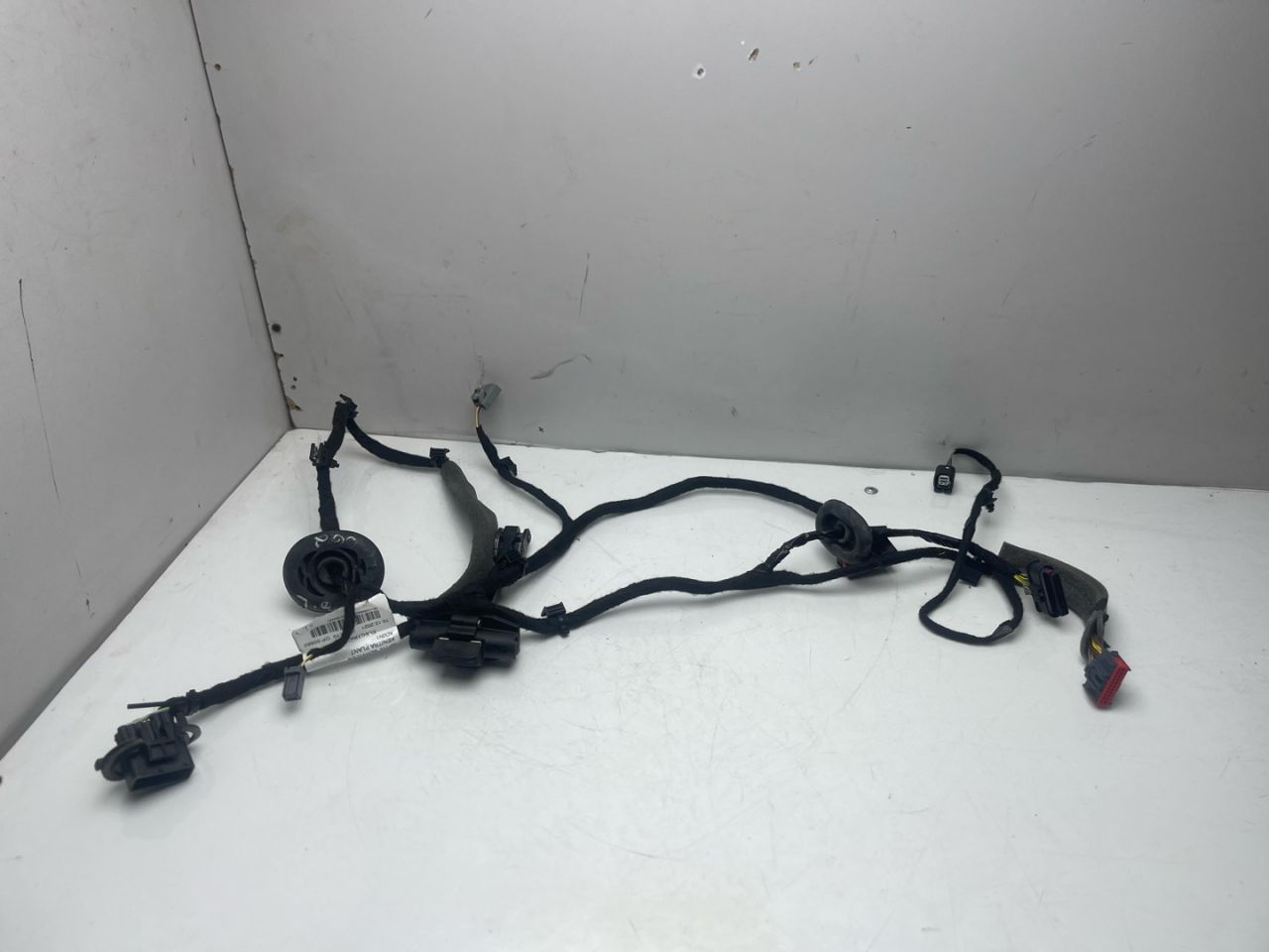 дверная проводка Volvo XC60 2 поколение 2023, 2.0 л., бензин, АКПП, белый, внедорожник 5 дв., передний привод, 32143956 - фото №1