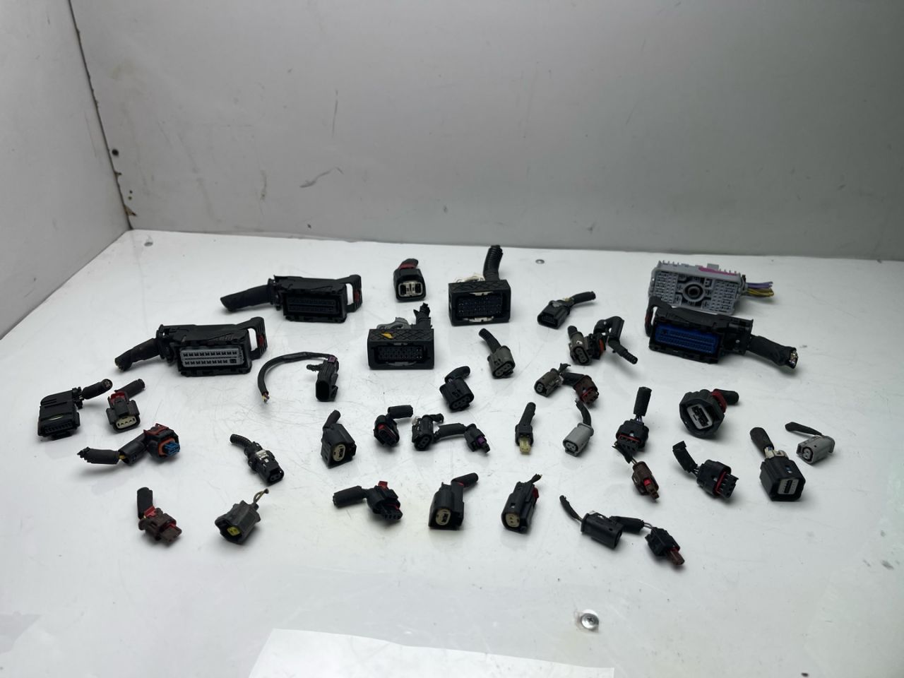 разъем (фишка) проводки Chevrolet Equinox 3 поколение 2018, 1.5 л., бензин, АКПП, внедорожник 5 дв. - фото №1