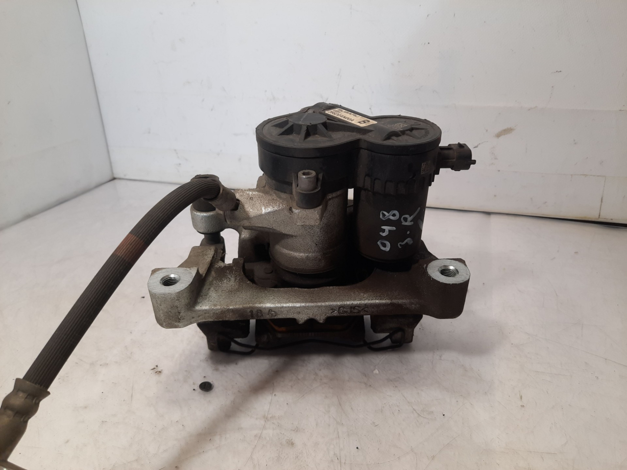 суппорт задний правый Subaru Outback 6 поколение 2020, 2.4 л., бензин, АКПП, серый, внедорожник 5 дв., полный привод, 26620ANO0A - фото №1