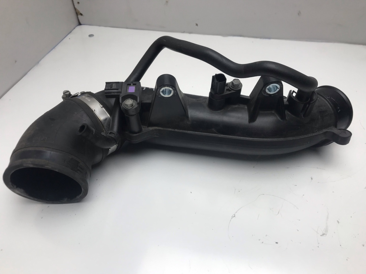 патрубок турбины Acura RDX 3 поколение 2019, 2.0 л., бензин, АКПП, белый, внедорожник 5 дв., полный привод, 37830-5AA-A02, 17294-6B2-A01, 17295-6B2-A01, 37880-RWC-A01 - фото №1