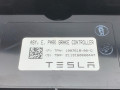 блок управления ручником Tesla Model S 1 поколение (2012 - 2016), 0.1 л., электро, АКПП, серый, седан, задний привод, 100761800D - фото №2